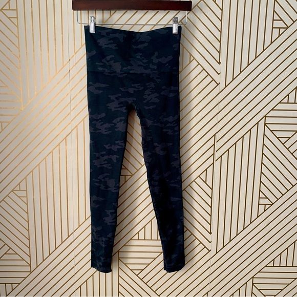 SPANX Look at Me Now Seamless Leggings Camo camouflage slimming Tummy Control M - Picture 6 of 12